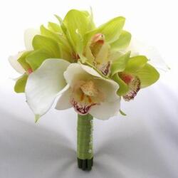 Маленький букет с орхидеями Цимбидиум