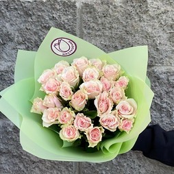 25 нежно-розовых роз 40 см