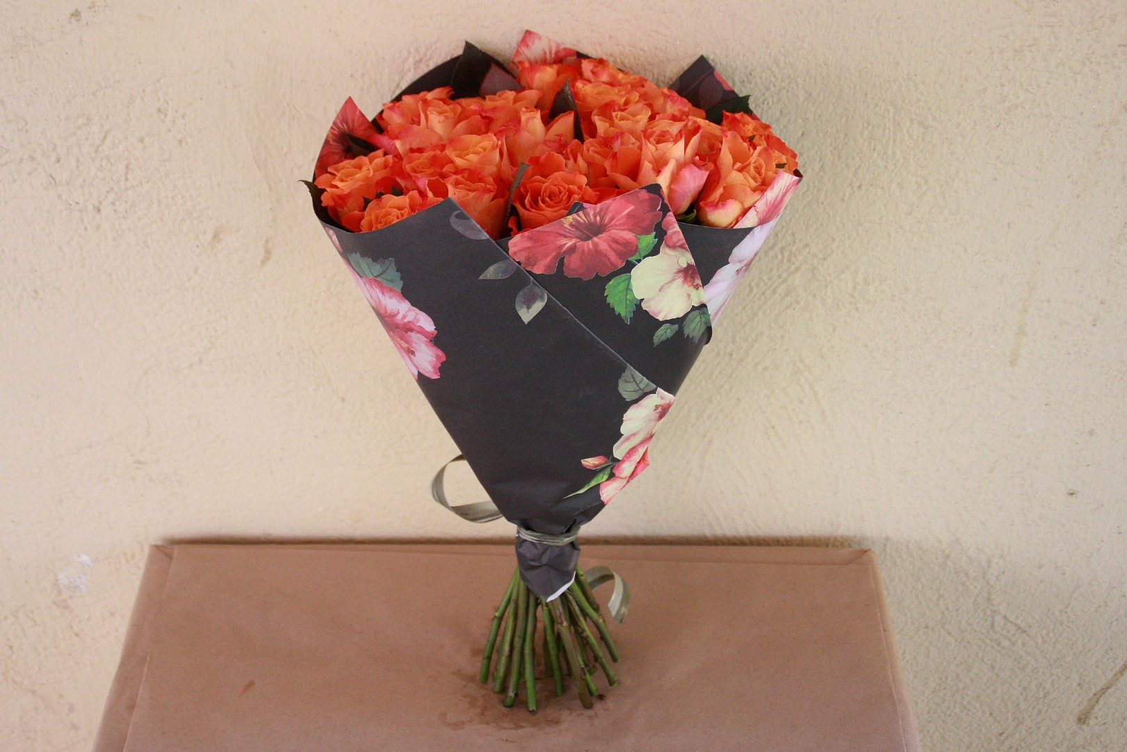 Как упаковать розы - виды материалов, советы флористов