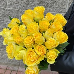 25 желтых роз 40 см Кения